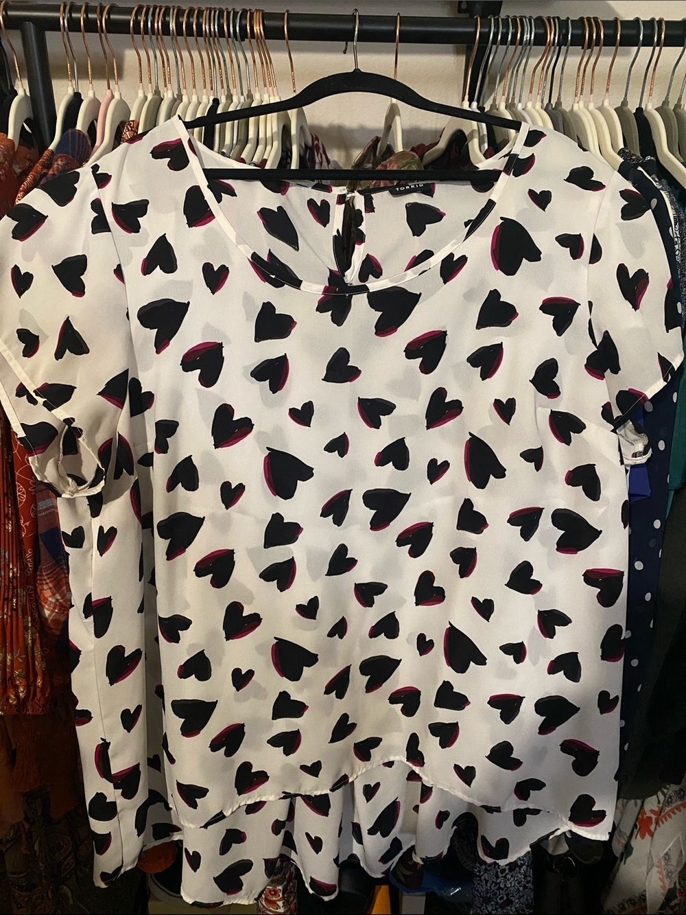 torrid White Short-Sleeve Blouse with Black and Pink Heart Print